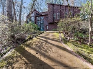 236 Watkins Glen Dr NE, Kennesaw, GA
