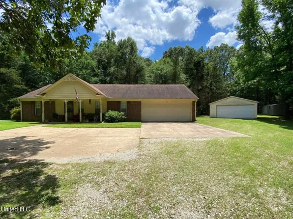 2765 Nesbit Rd, Nesbit, MS 38651
