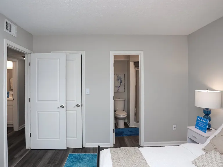 Meridian Court South — Photo 16