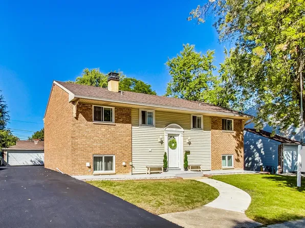 106 Oxford Ln, Glendale Heights, IL 60139