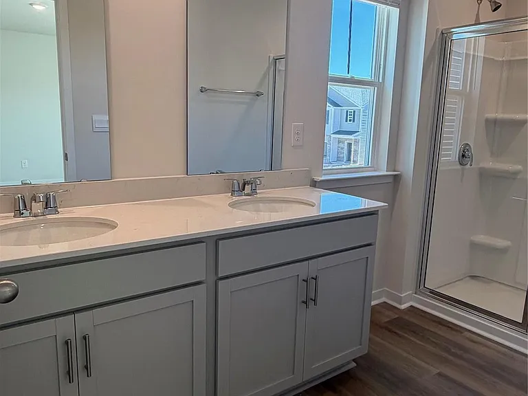 655 13th Avenue Dr NE — Photo 14