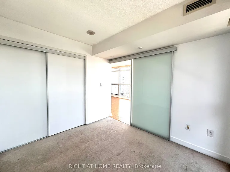 25 Capreol Ct #2507 — Photo 19