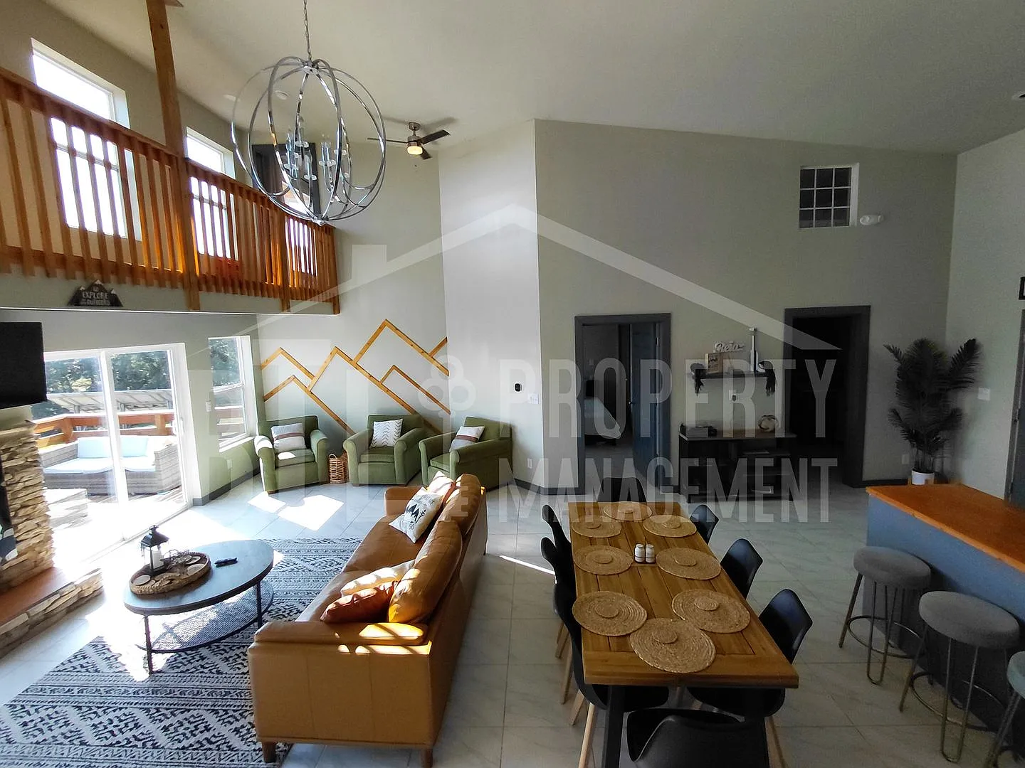 Beautiful 3BR Home with Scenic Views in Forsyth — Photo 2