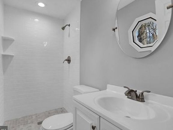 5th image of 1292 Pearson Pl