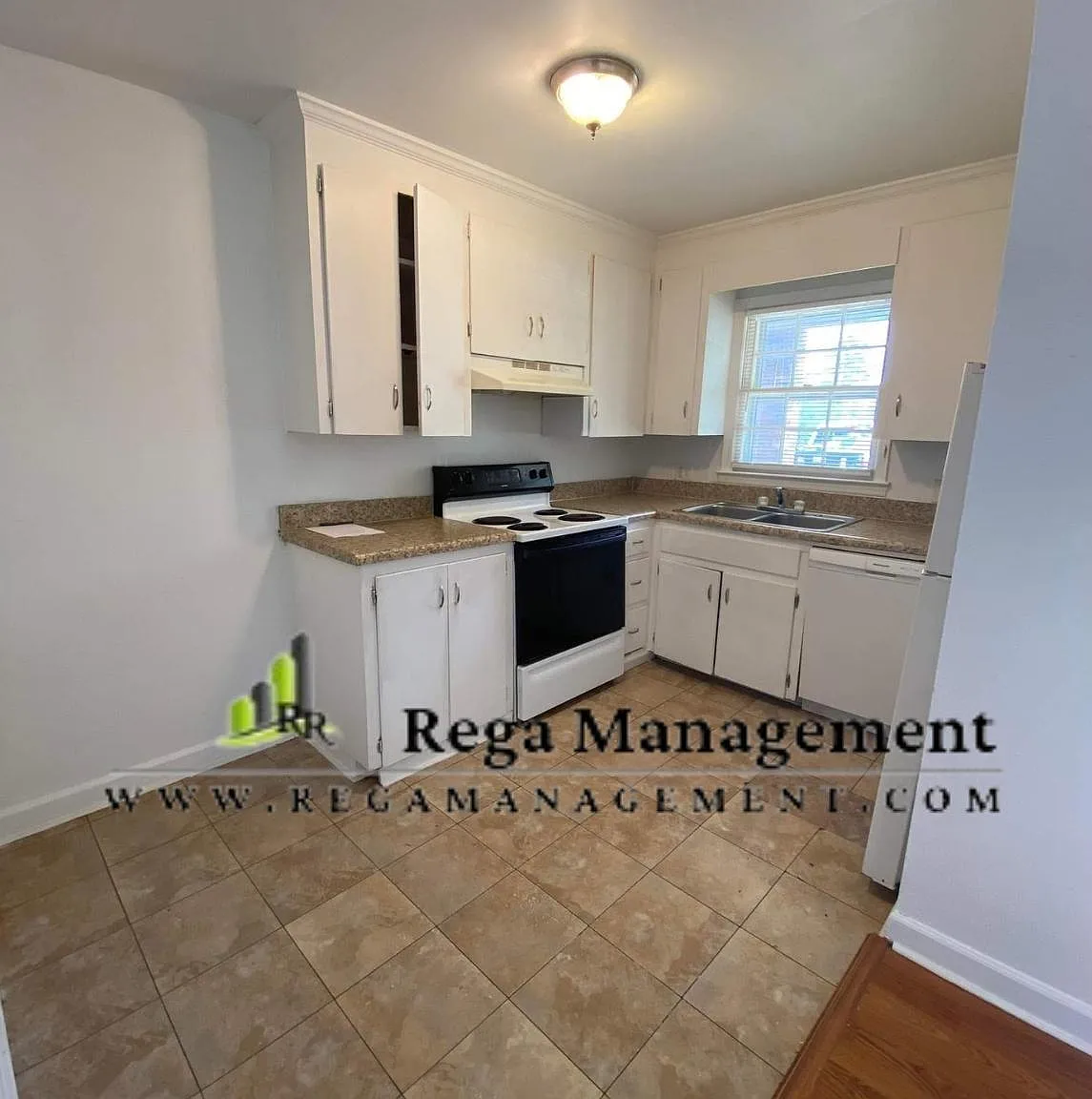 5225 Shattalon Dr — Photo 2