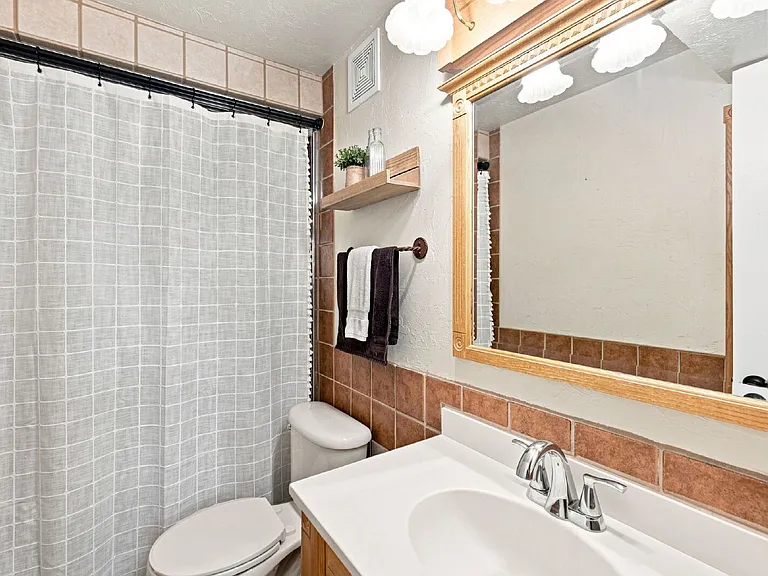 702 Squire St — Photo 20