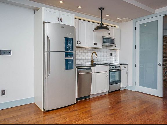 5th image of 13 Brooklyn Ave #5L