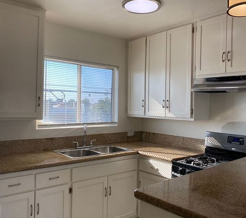 1st image of 13524 Avalon Blvd #11