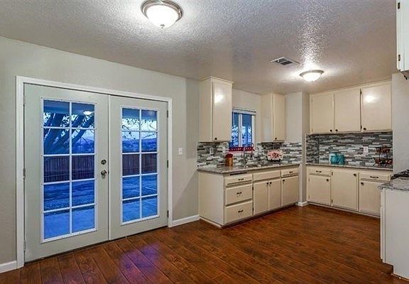 2nd image of 16389 Victoria Dr