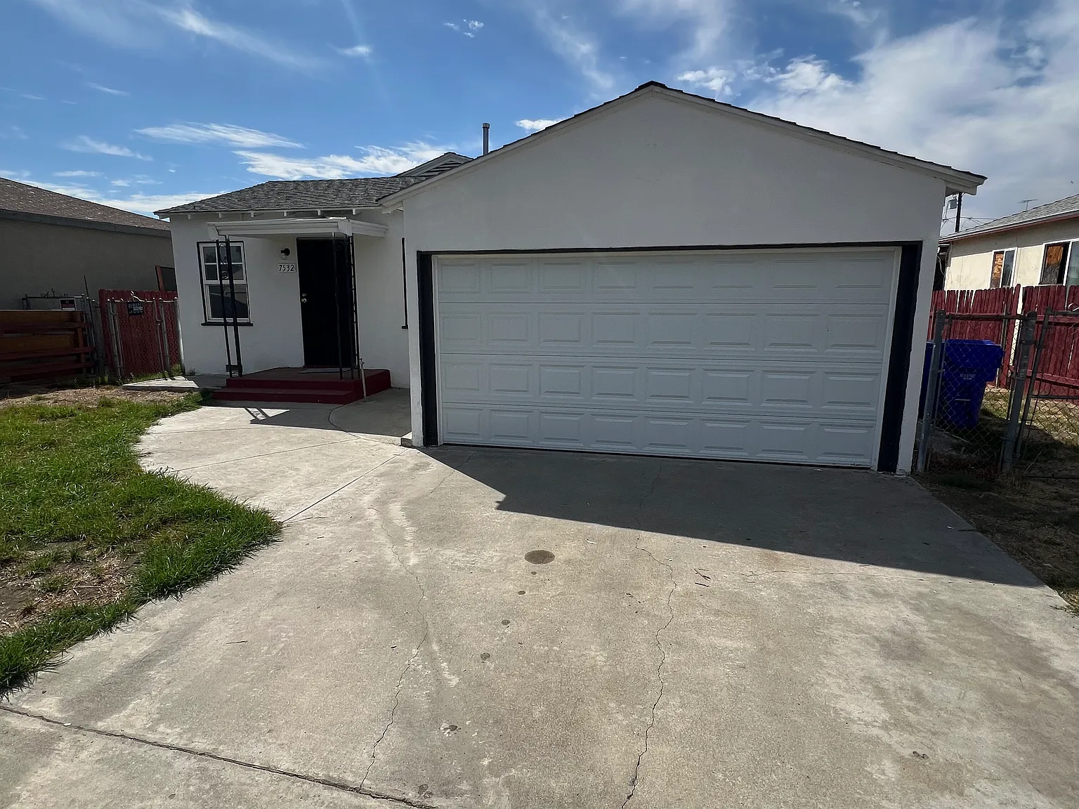 3 bed, 1017 sqft, $2,350 — Photo 2