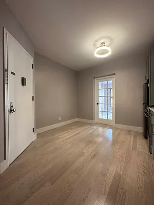 Rented by Peter R. Hungerford, LREB | media 22