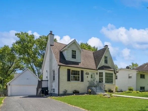 127 S Ashland Ave, Palatine, IL 60074