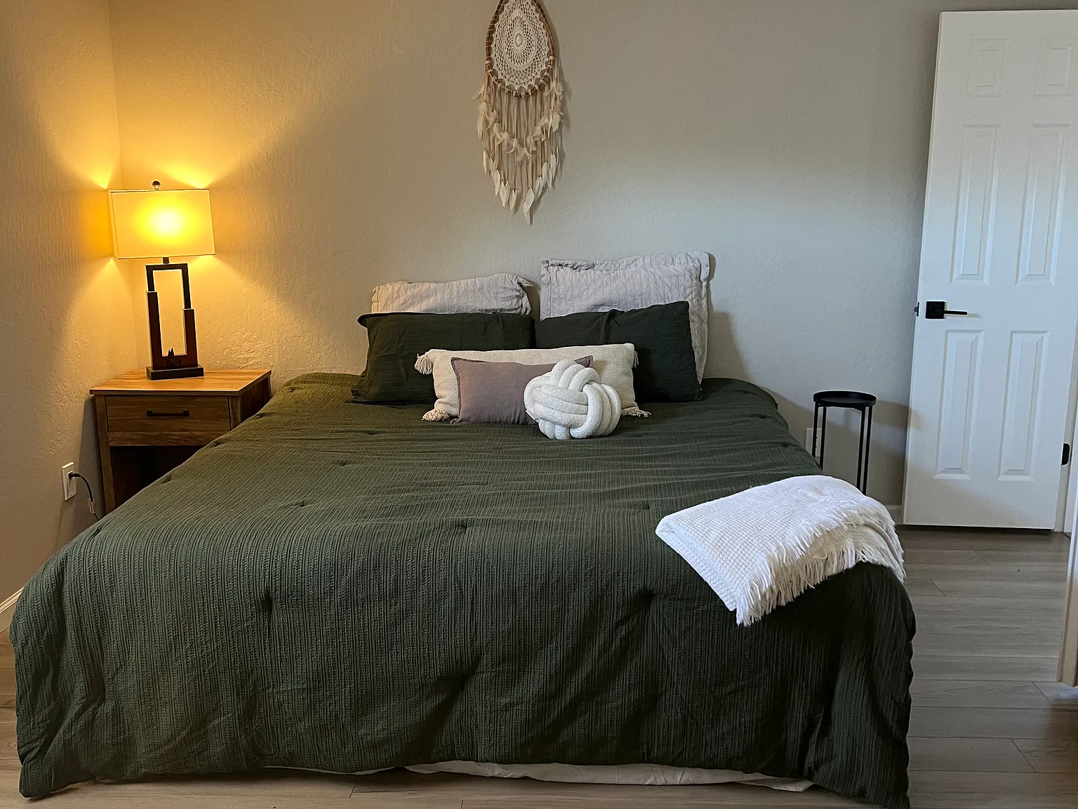2 bed, 1053 sqft, $2,200 — Photo 4