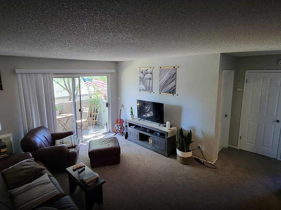 2nd image of 5665 Charlotte Way