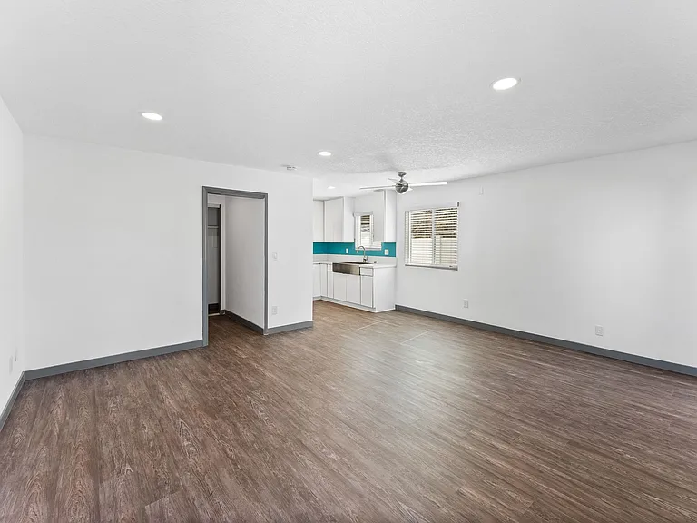 Eastside Apartments — Photo 22