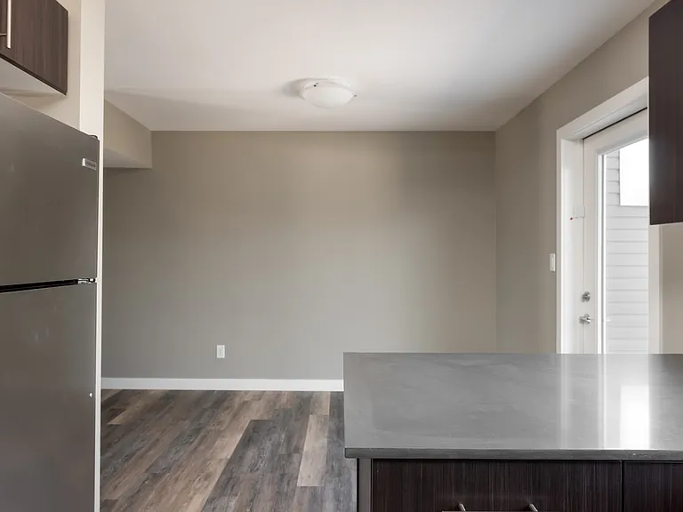 401 Athabasca Ave — Photo 31