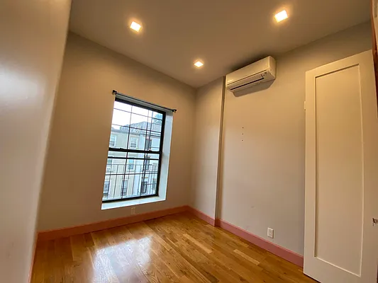 Rented by Nooklyn NYC LLC | media 14