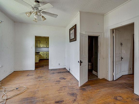 5th image of 1300 S Cedar Ave