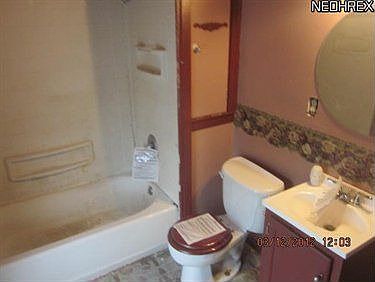 5th image of 1333 W 5th St