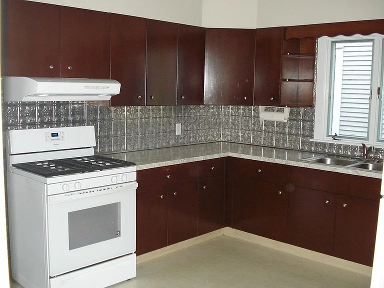 118 Russell St — Photo 10