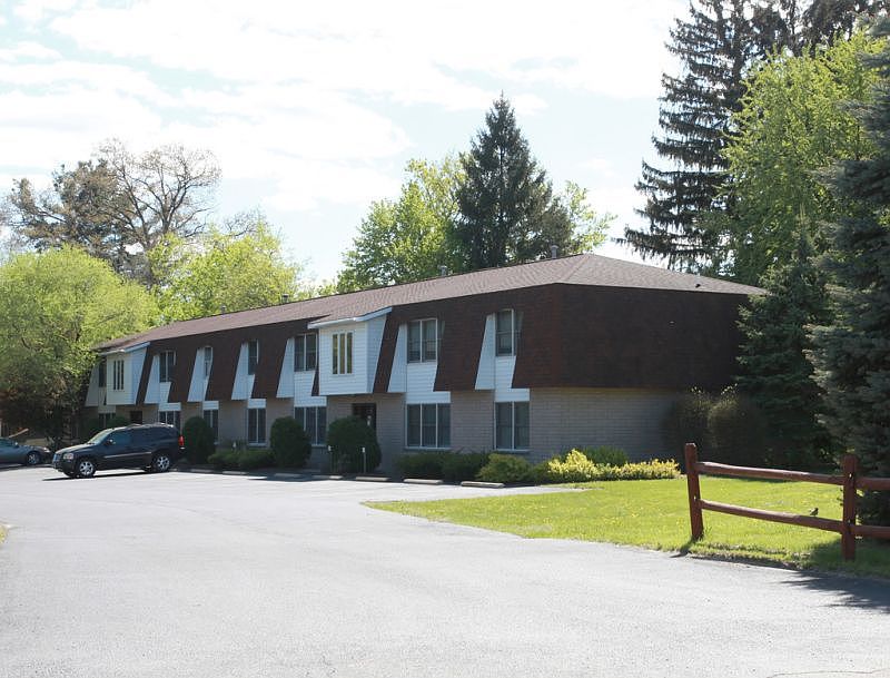 2nd image of 466-68 Summer St #3