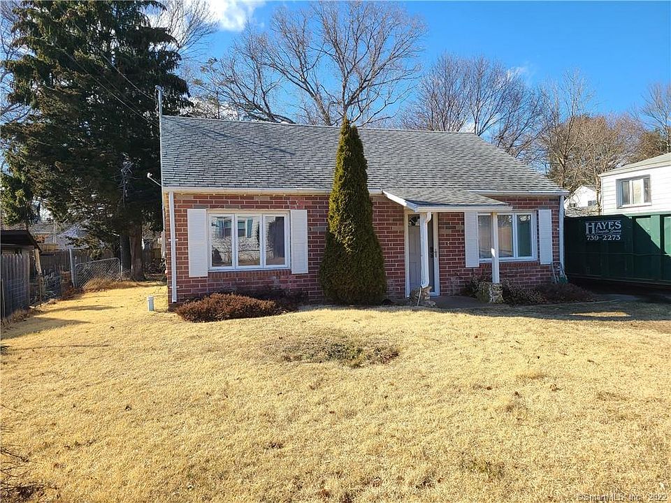 2nd image of 32 Woodlawn Ave