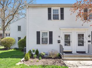 227 Sylvan Knoll Rd, Stamford, CT 06902