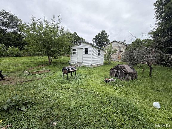 5th image of 1005 Spring St