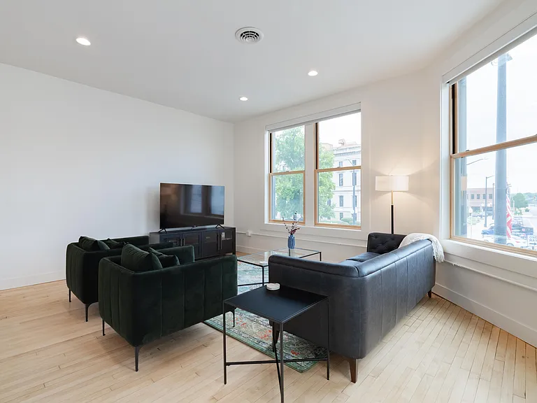 326 S Washington St #A — Photo 3
