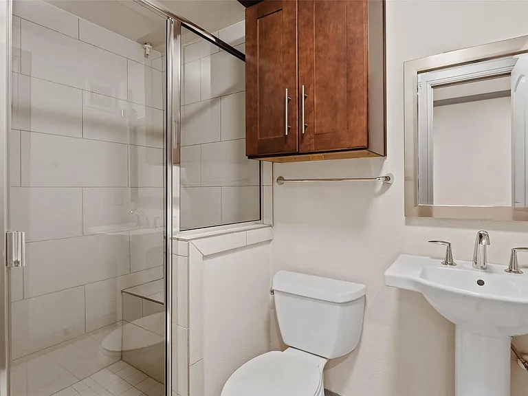 3142 Ross Ave #7 — Photo 10