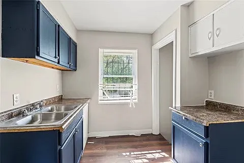 3558 Stanford Pl #4 — Photo 4