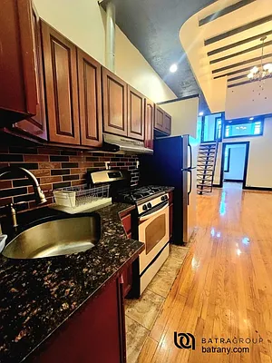 Rented by Batra Group Inc | media 4