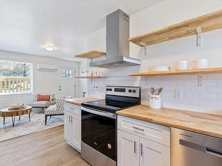 627 Shelby Ave — Photo 4