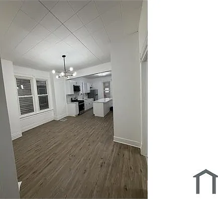 10910 S Edbrooke Ave — Photo 3