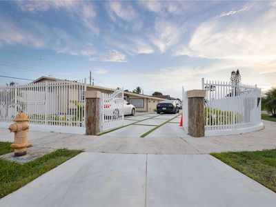 2830 NW 184th St, Miami Gardens, FL, 33056