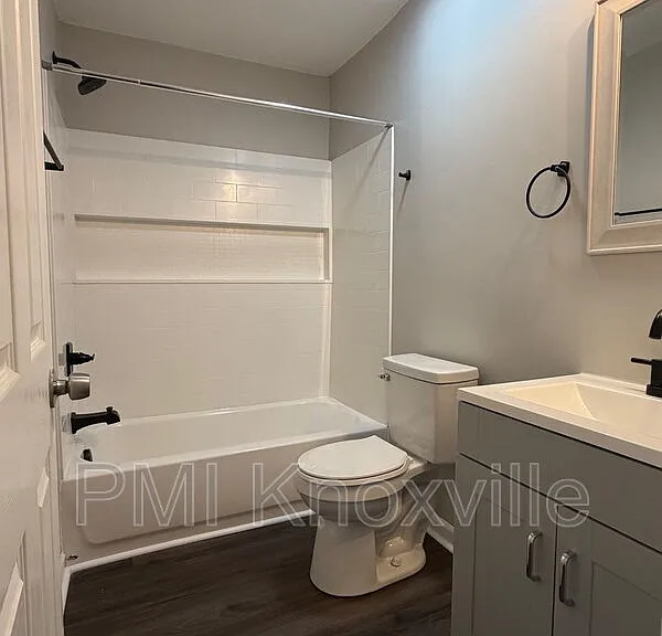 123 Ingersoll Ave #2 — Photo 7