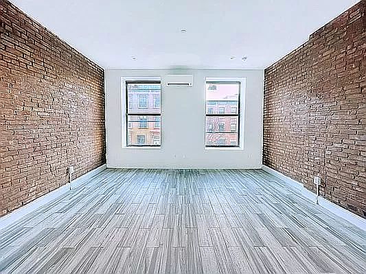 Building Photo 4