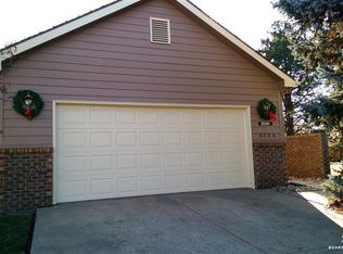 853 Fairdale Rd, Salina, KS 67401