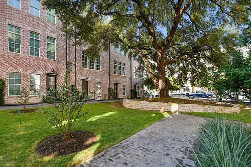 1301 Town Creek Dr #1 Photo 1