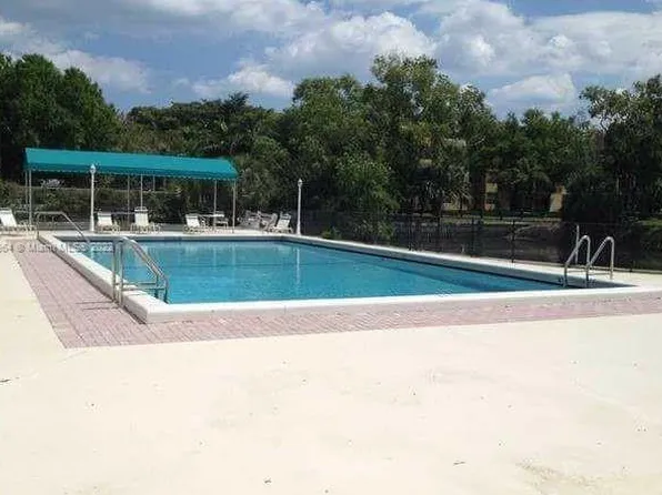 5790 Stirling Rd APT 314, Hollywood, FL 33021