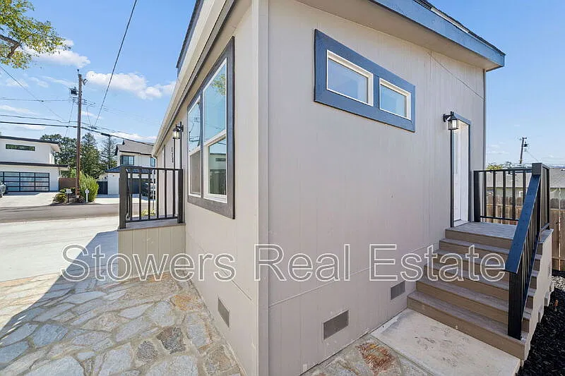 2 bed, 1.0 bath, 800 sqft, $3,295 — Photo 4