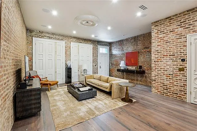 1132 Tchoupitoulas St — Photo 4
