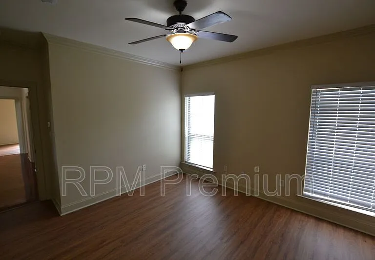 2691 Woodbend Ave — Photo 27