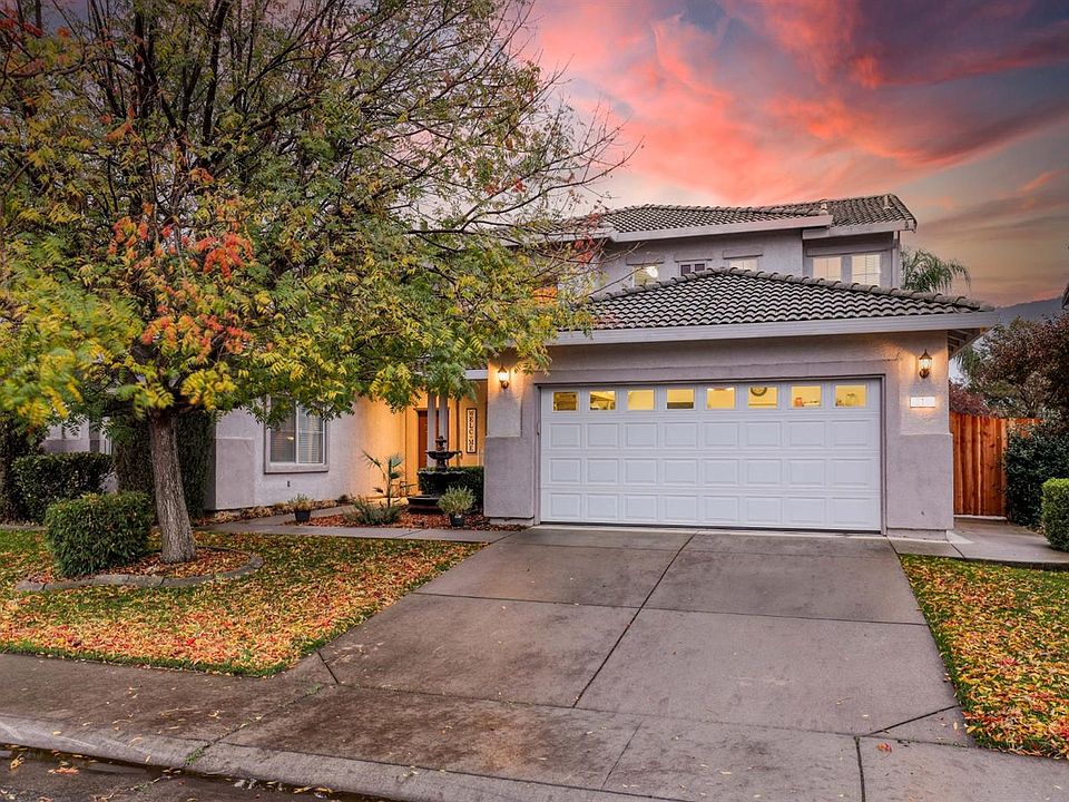 1st image of 315 Saint Lucia Way