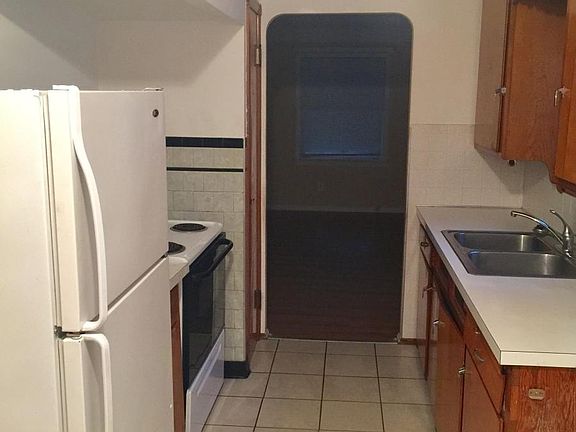 3rd image of 6014 Vandalia Ave
