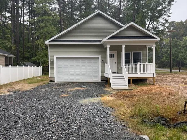 352 N Glebe Rd, Montross, VA 22520