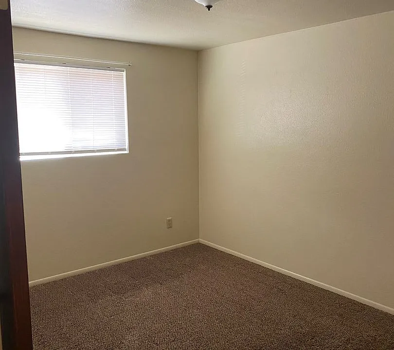 600 W Fresquez Dr