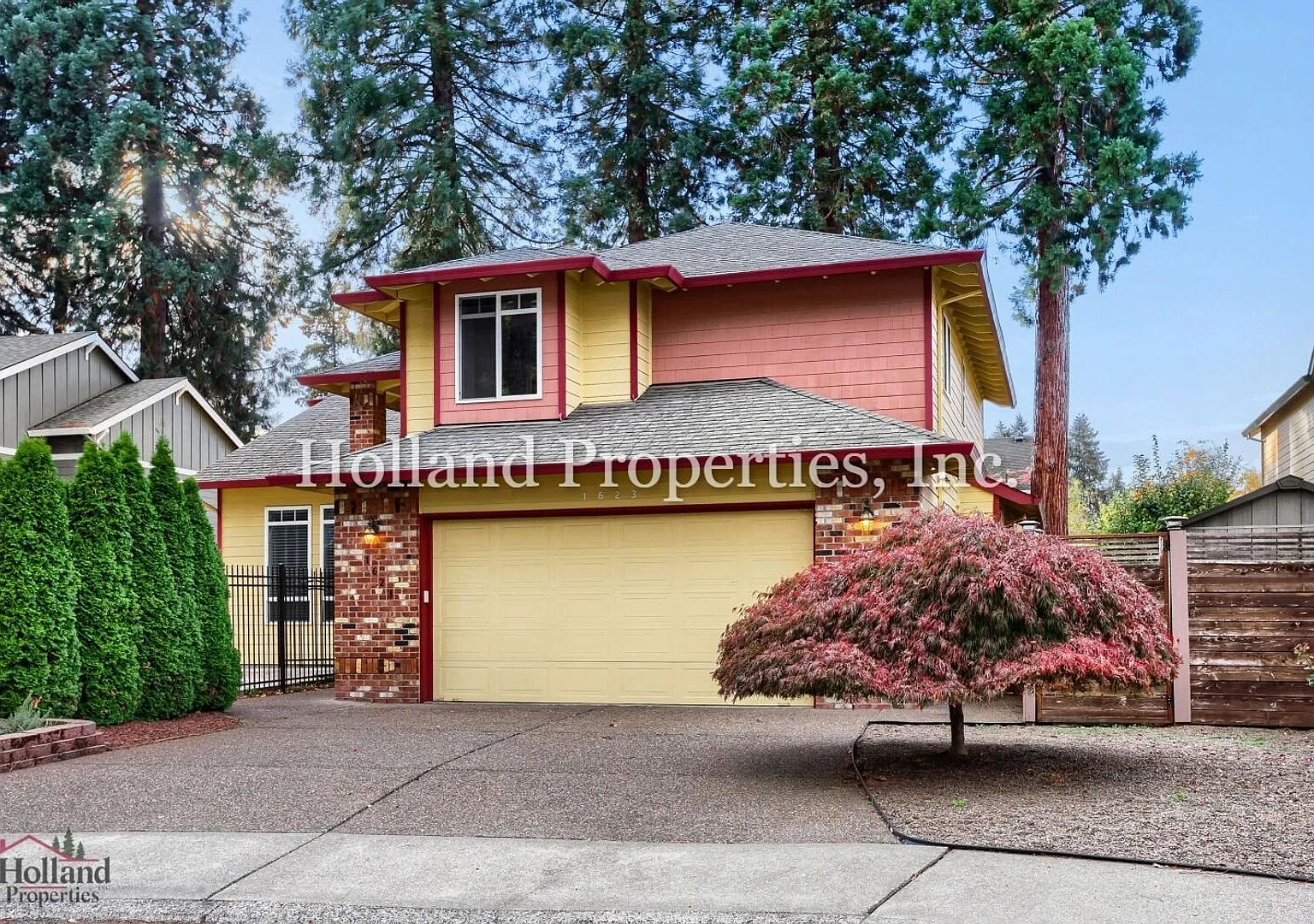 Spacious Beaverton Home with Comfort, Style & Outdoor Living — Photo 2