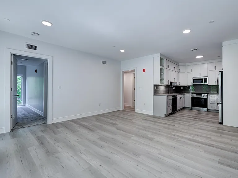 2059 Lafayette Rd #203 — Photo 7