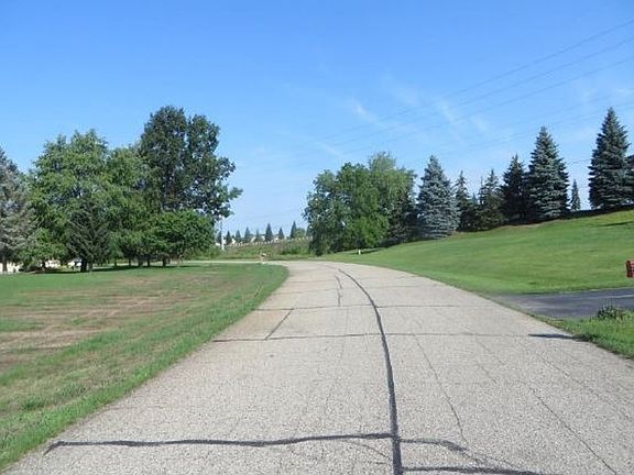 Exterior Neighborhood (street photo)